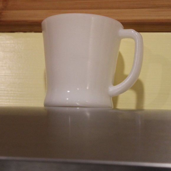 Vintage Fire King Anchor Hocking White Milk Glass D Handle Coffee Cup Mug. - Picture 4 of 4